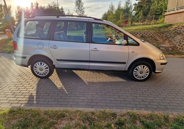 Seat Alhambra cena 9999 przebieg: 300000, rok produkcji 2005 z Solec Kujawski małe 121